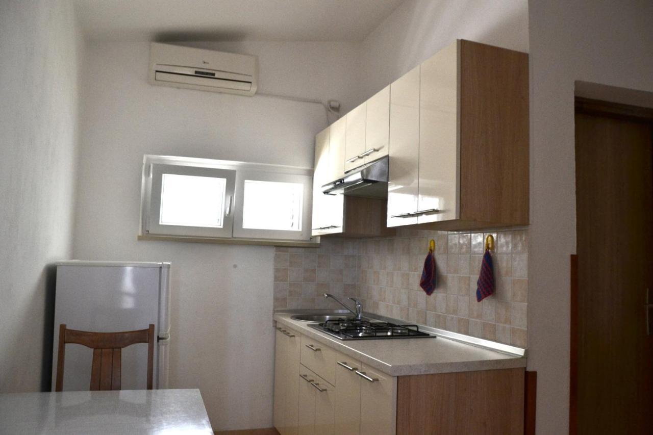 Apartments By The Sea Kustici, Pag - 6335 ซูโบวิชี ภายนอก รูปภาพ