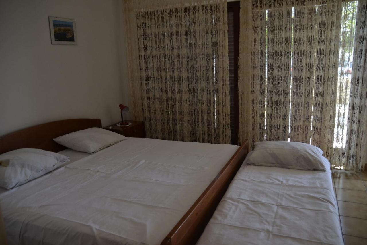 Apartments By The Sea Kustici, Pag - 6335 ซูโบวิชี ภายนอก รูปภาพ