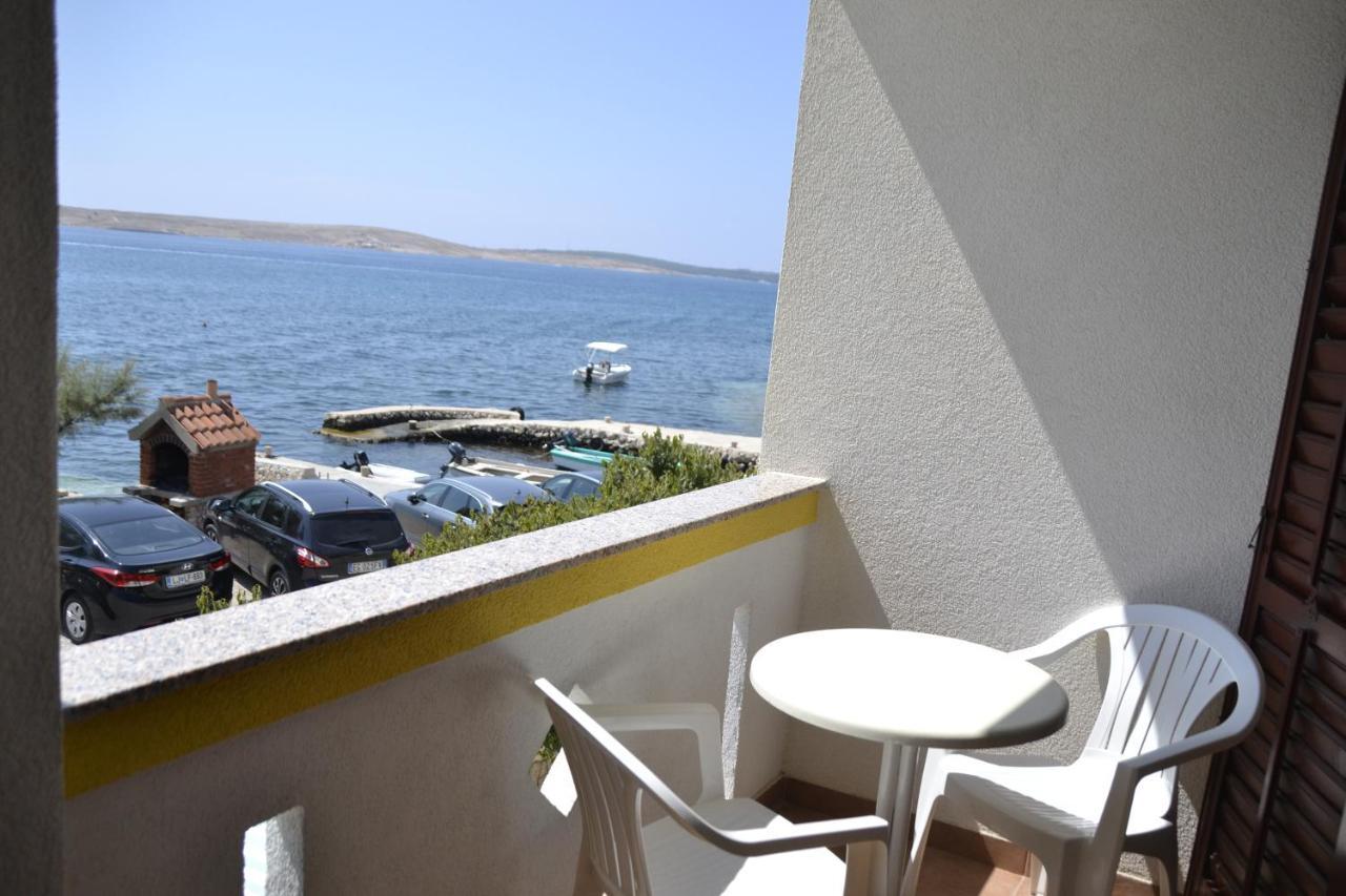Apartments By The Sea Kustici, Pag - 6335 ซูโบวิชี ภายนอก รูปภาพ