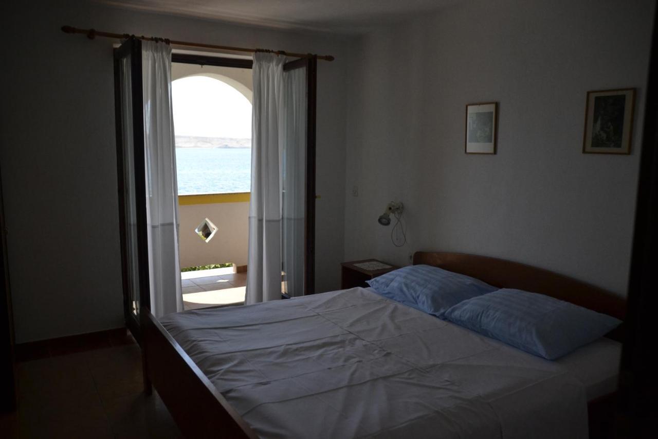 Apartments By The Sea Kustici, Pag - 6335 ซูโบวิชี ภายนอก รูปภาพ