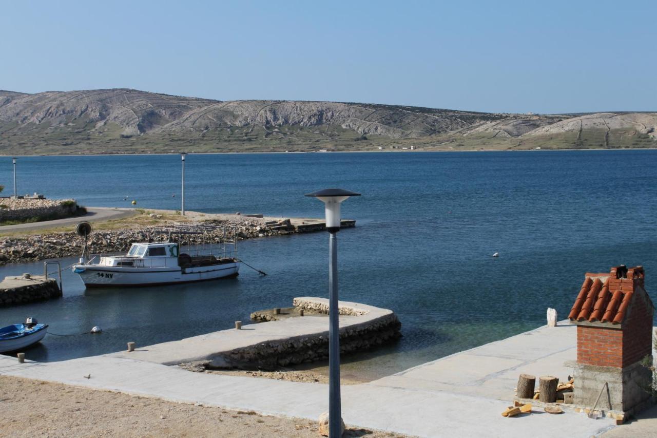 Apartments By The Sea Kustici, Pag - 6335 ซูโบวิชี ภายนอก รูปภาพ